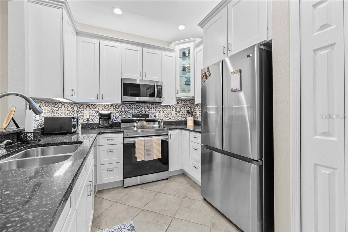 Image 19 of 35 For 4103 Via Piedra Circle 10-101