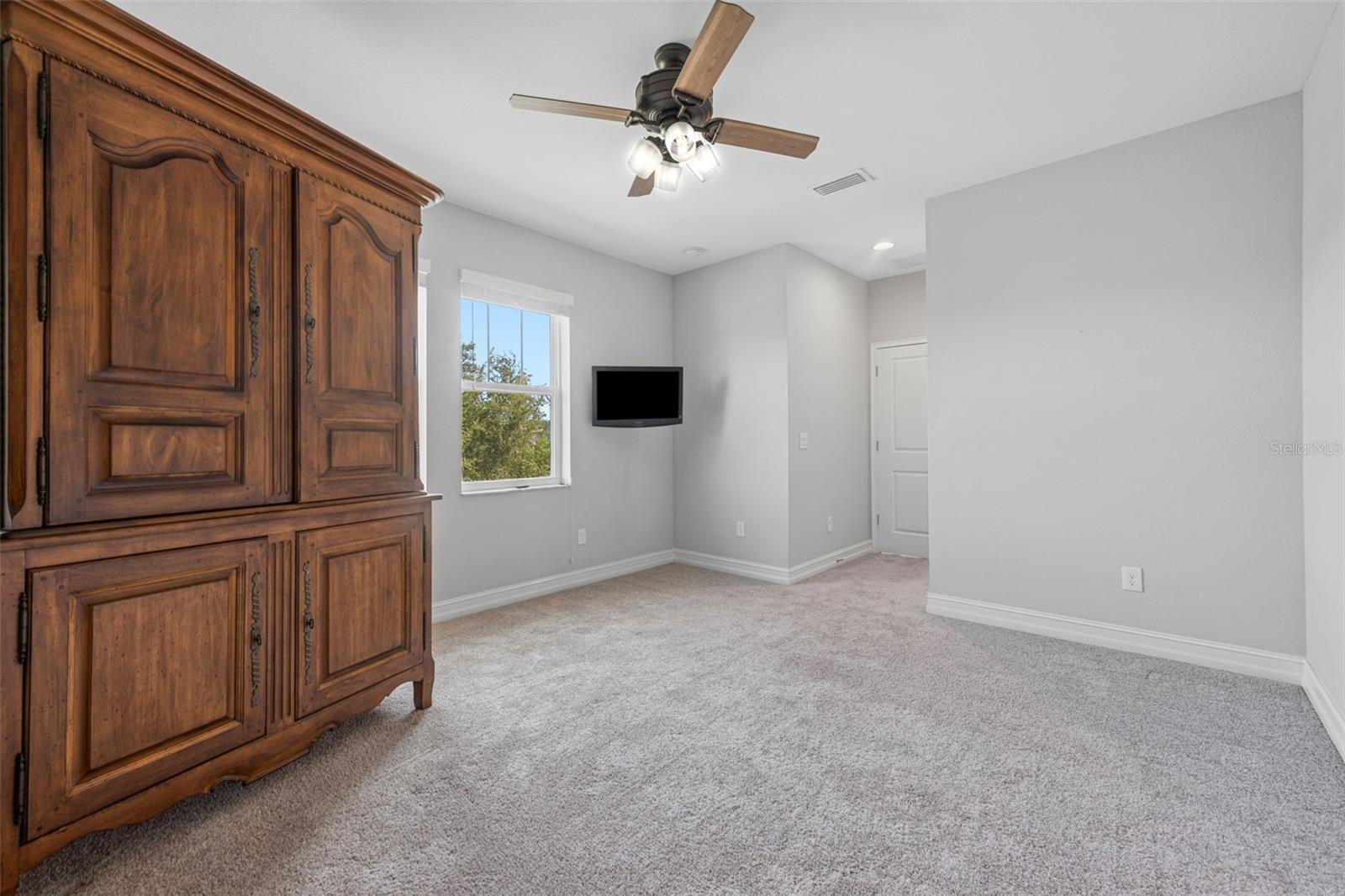 Image 33 of 46 For 12121 Rustic River Way