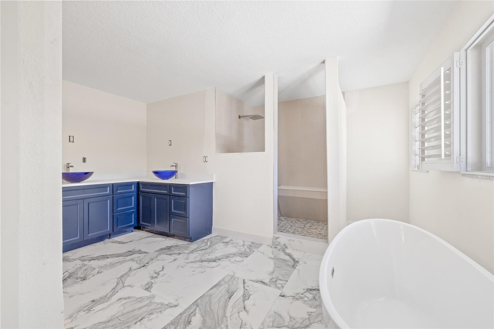 Image 19 of 52 For 6400 Mockingbird Way S