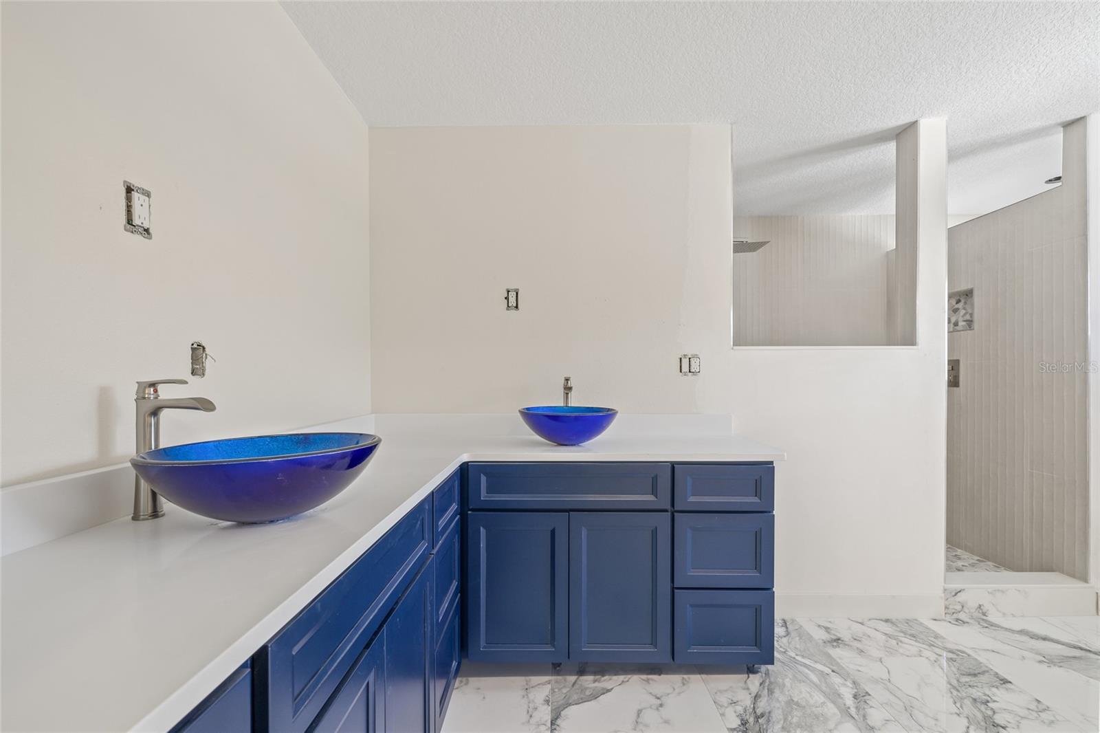 Image 23 of 52 For 6400 Mockingbird Way S