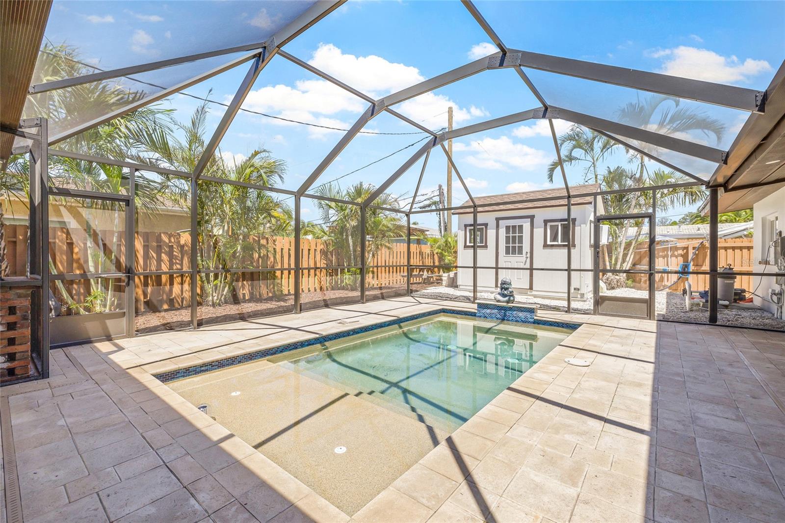 Image 3 of 52 For 6400 Mockingbird Way S
