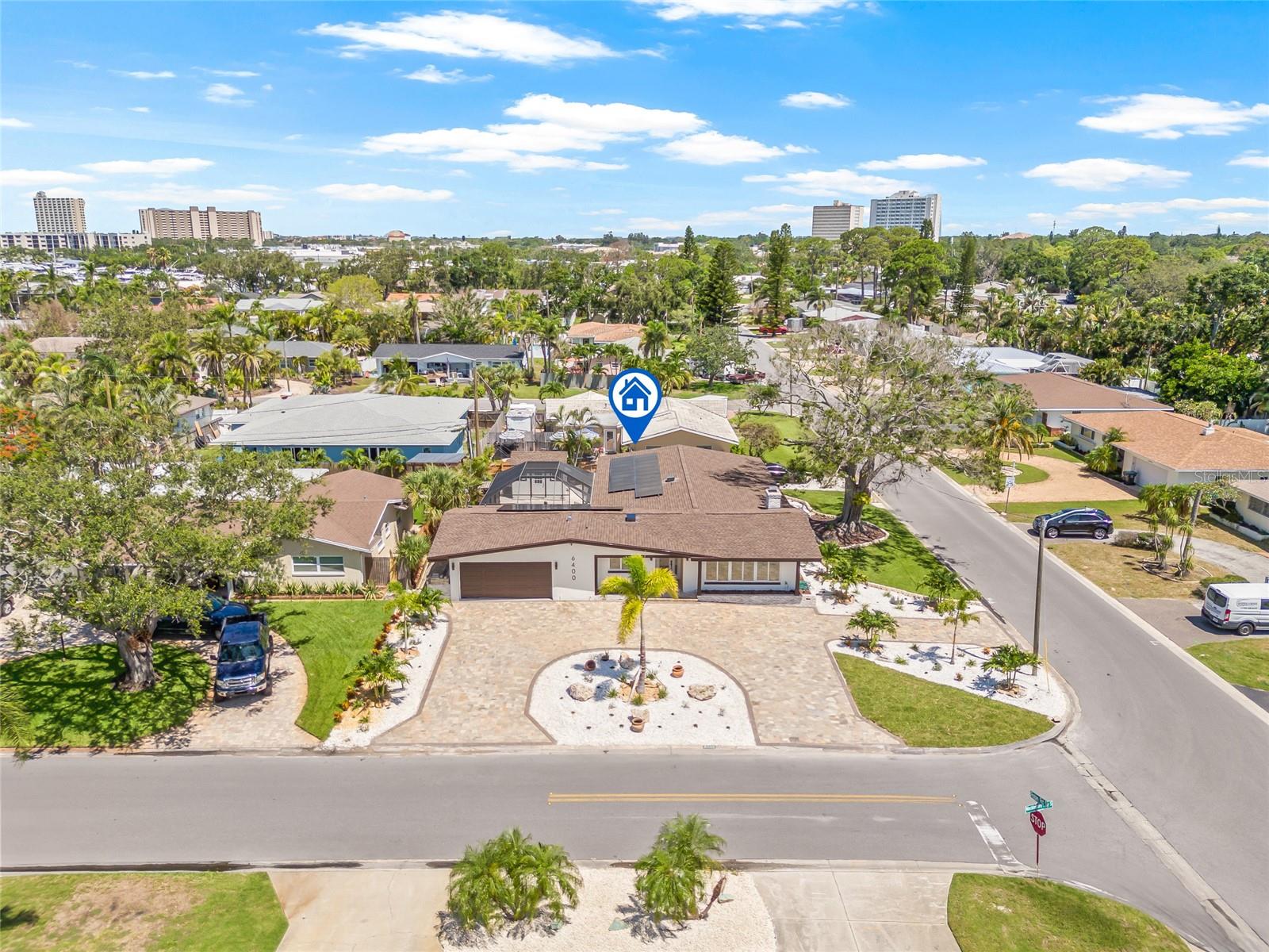 Image 42 of 52 For 6400 Mockingbird Way S
