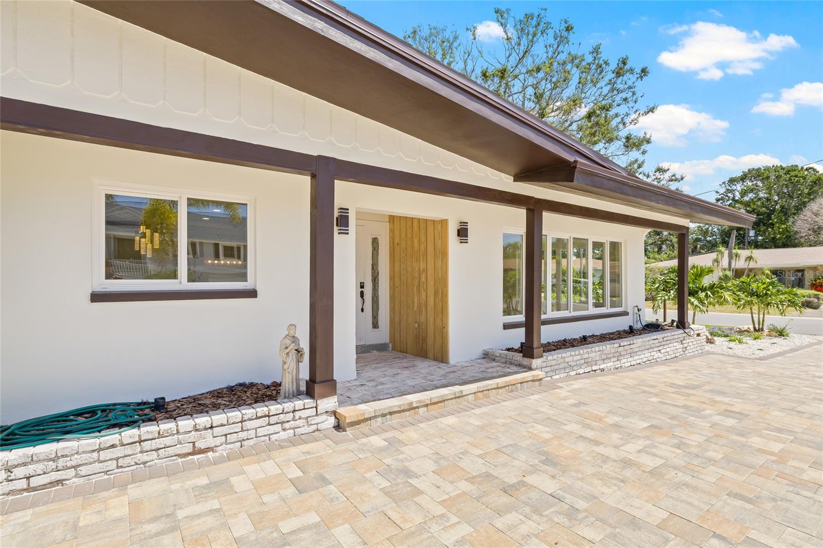 Image 43 of 52 For 6400 Mockingbird Way S