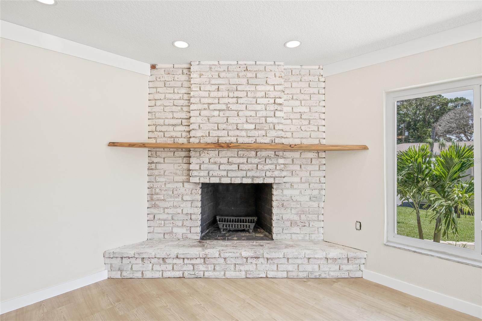 Image 5 of 52 For 6400 Mockingbird Way S