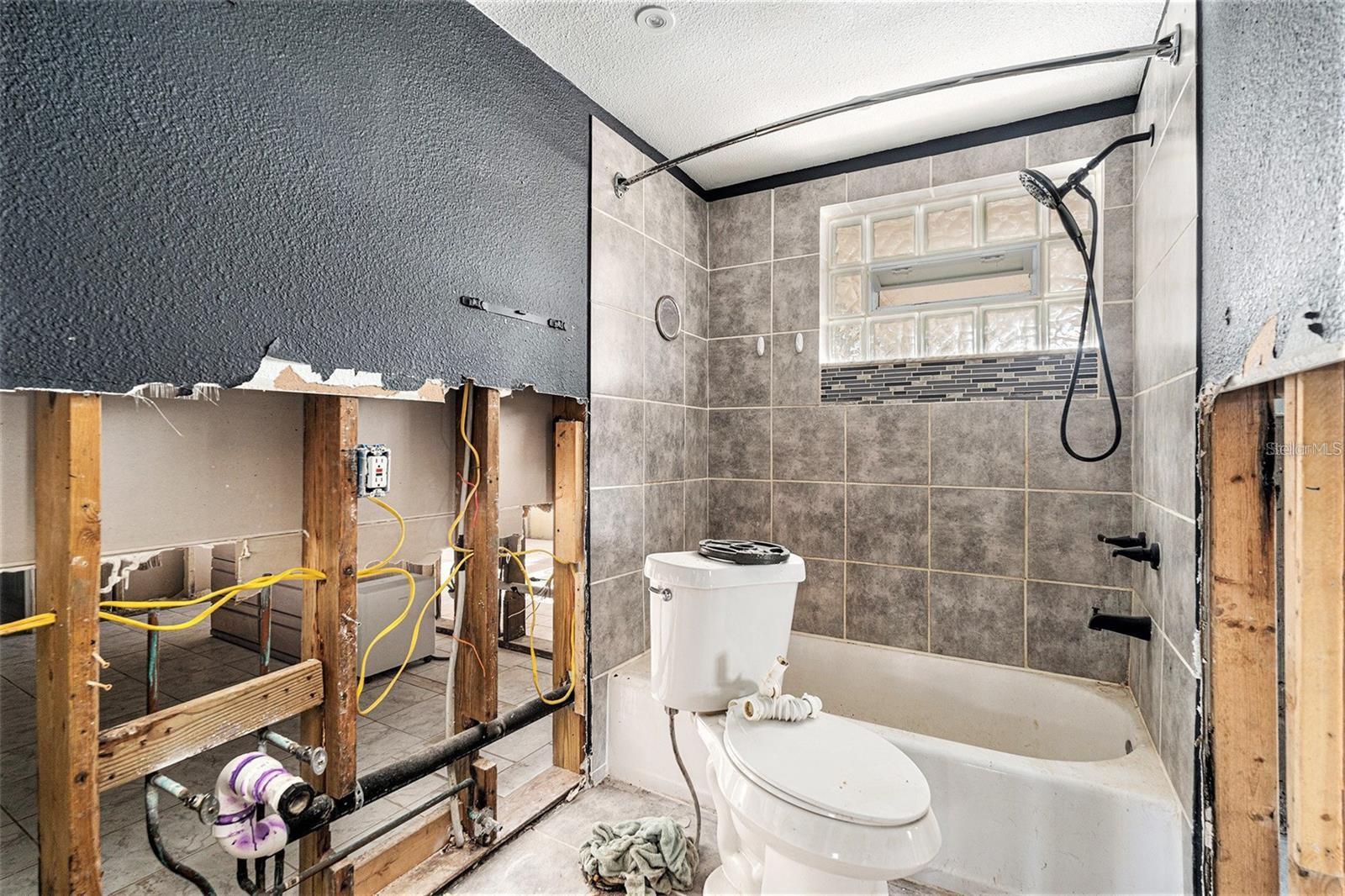 Image 15 of 16 For 4928 Petunia Court