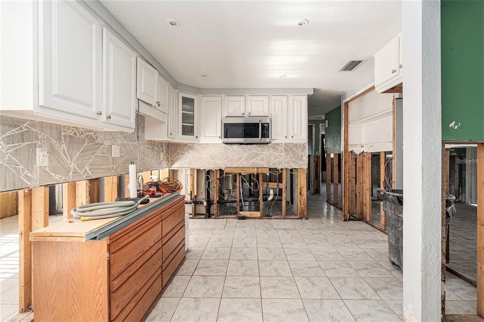 Image 8 of 16 For 4928 Petunia Court