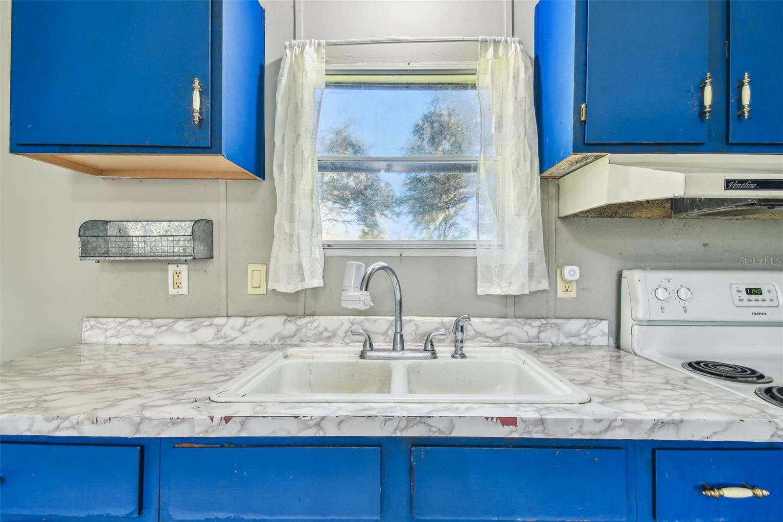 Listing photo id 23 for 18424 Lawrence Road