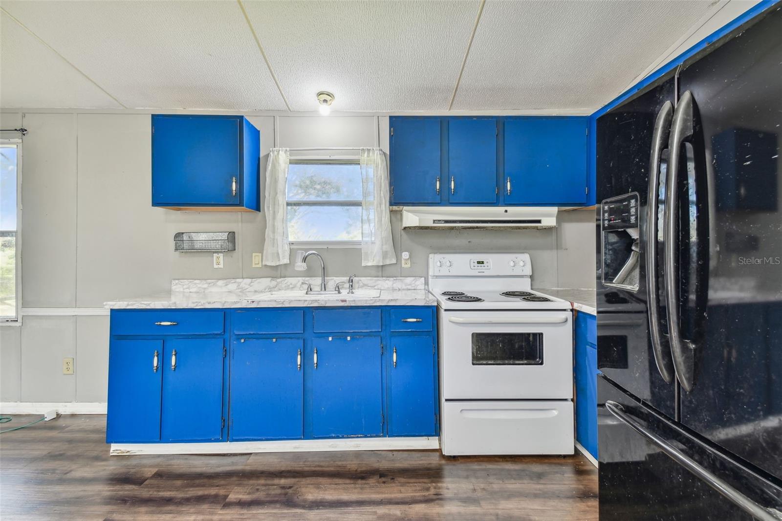Listing photo id 24 for 18424 Lawrence Road