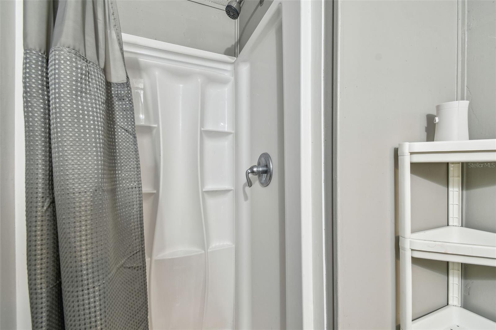 Listing photo id 29 for 18424 Lawrence Road