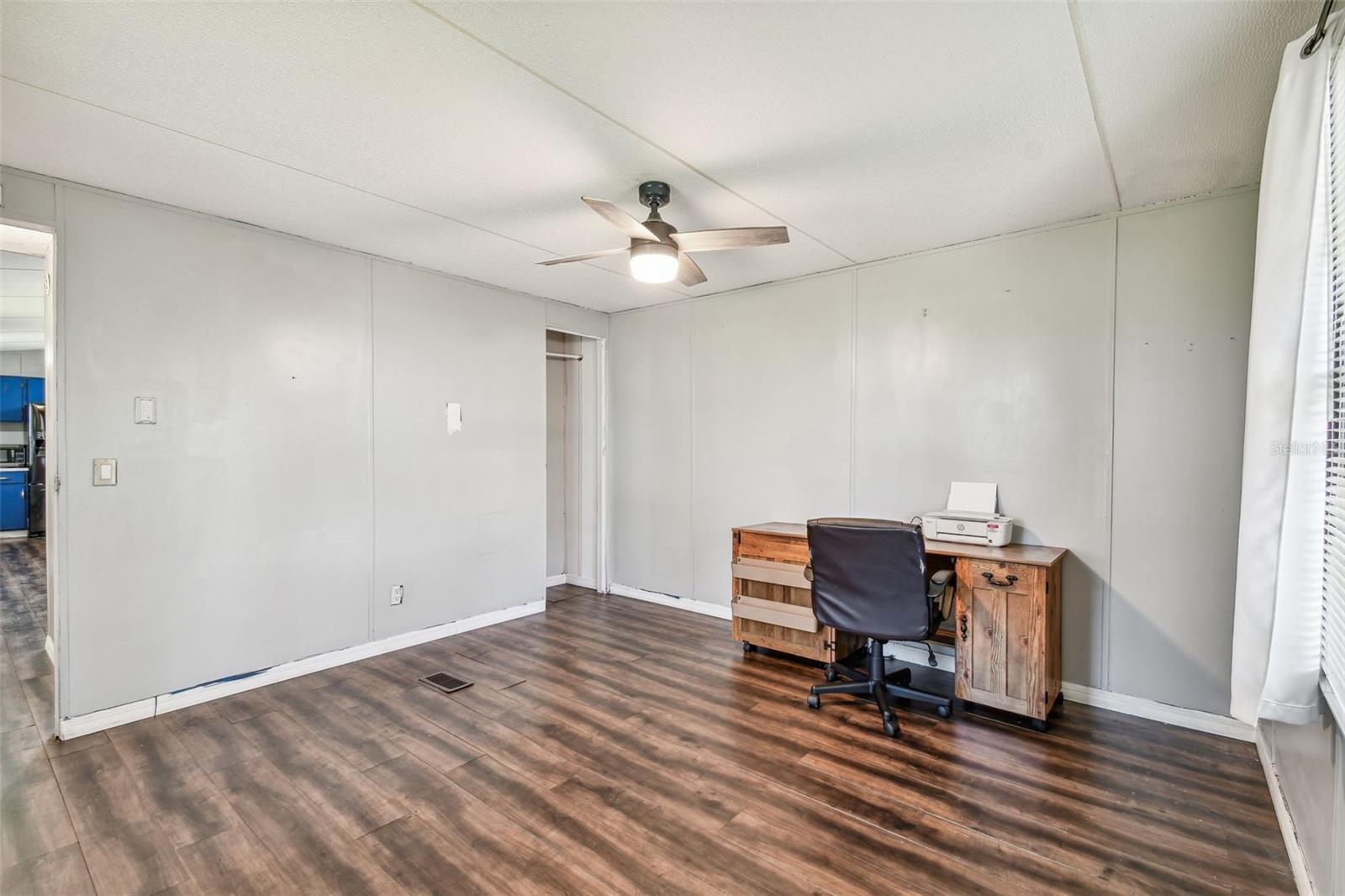 Listing photo id 32 for 18424 Lawrence Road