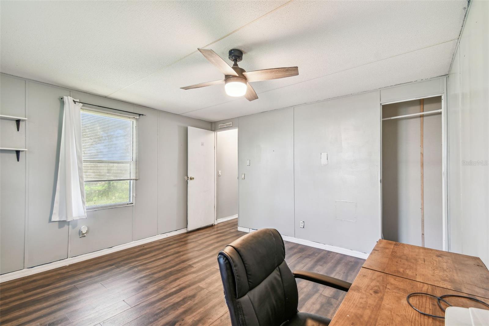 Listing photo id 33 for 18424 Lawrence Road