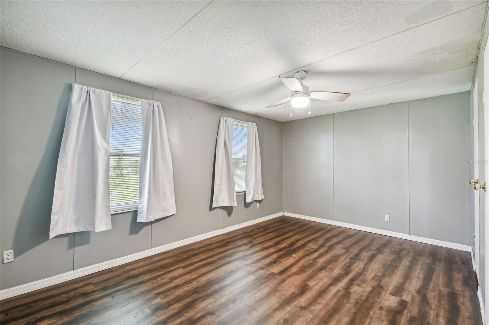 Listing photo id 37 for 18424 Lawrence Road