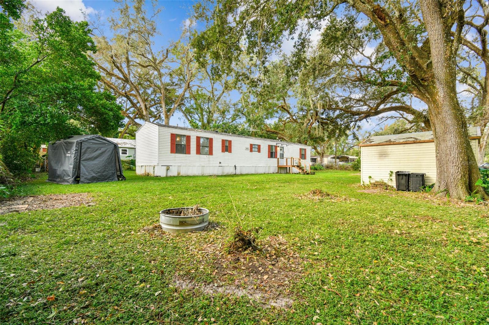 Listing photo id 49 for 18424 Lawrence Road