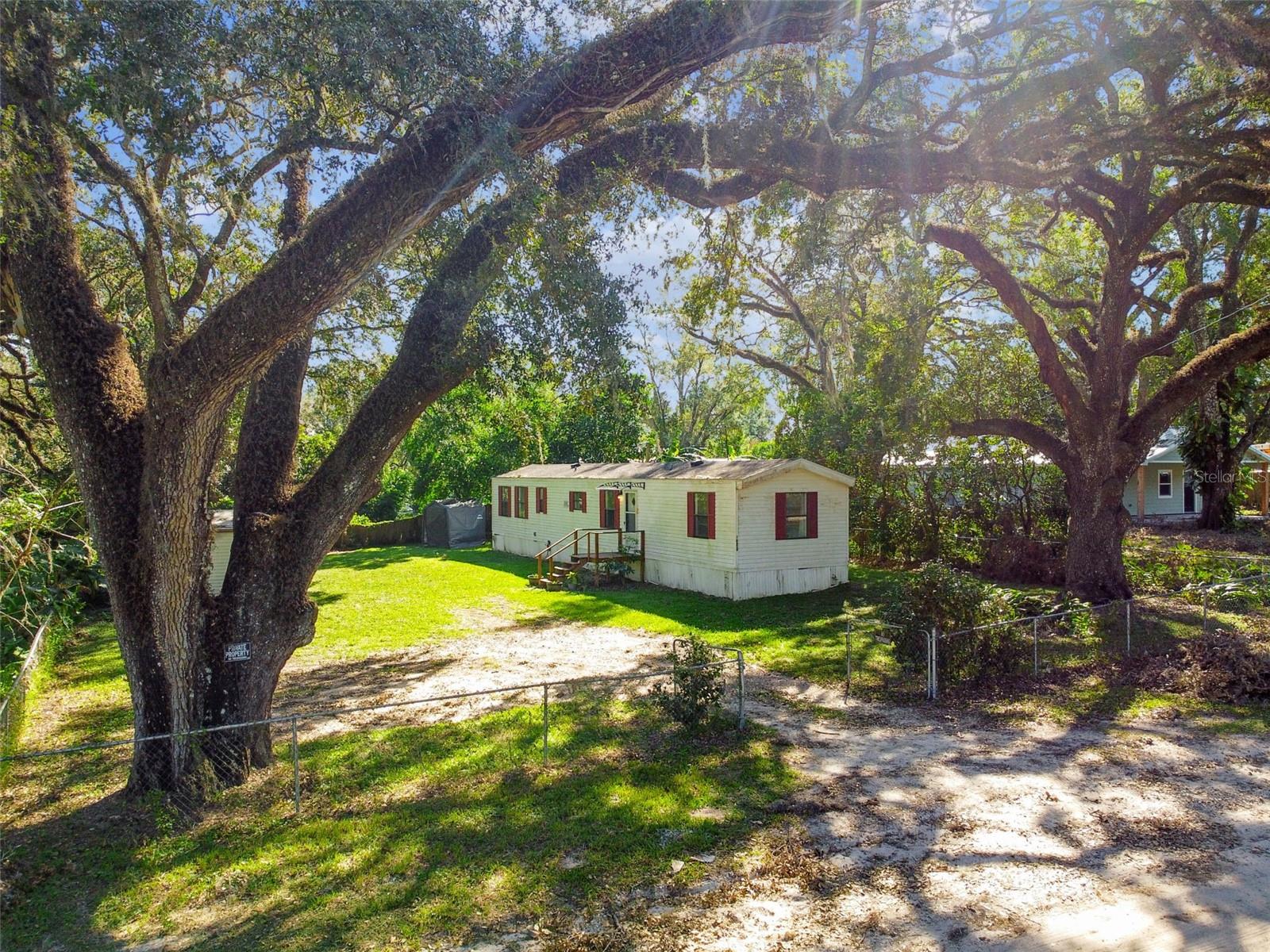 Listing photo id 54 for 18424 Lawrence Road