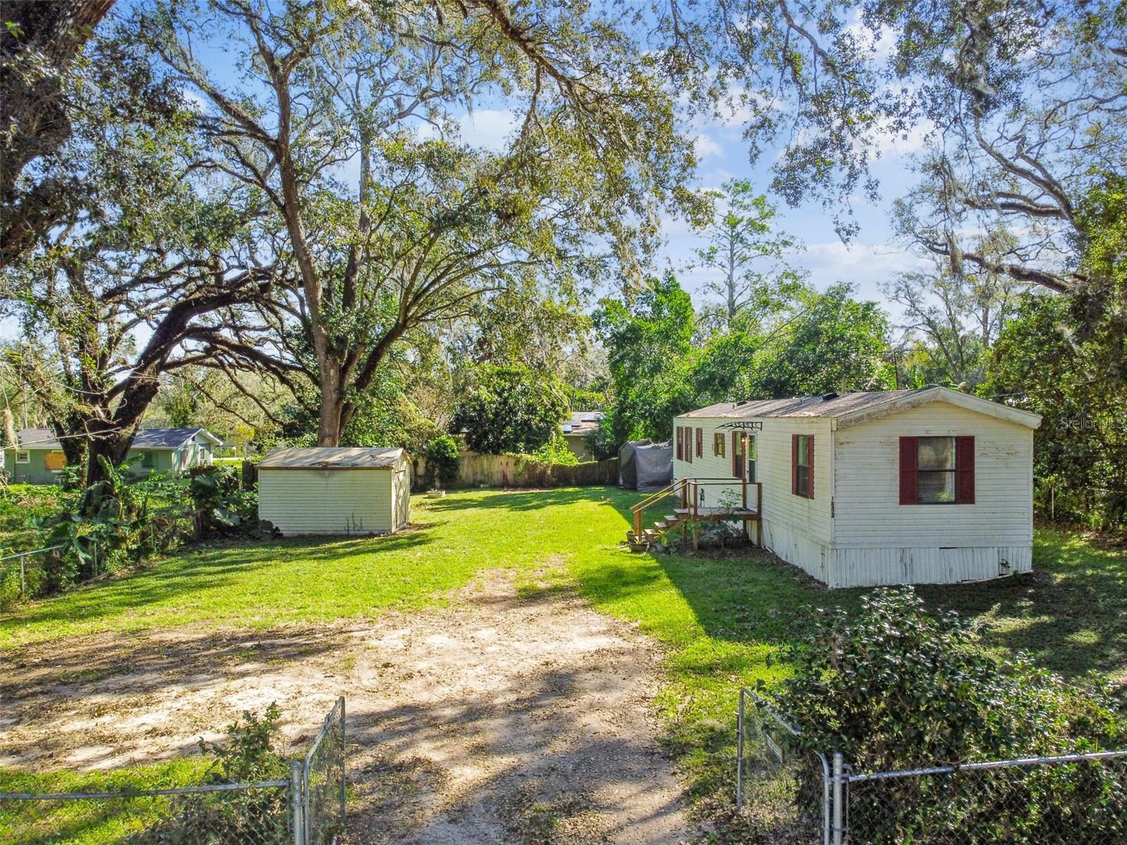 Listing photo id 57 for 18424 Lawrence Road