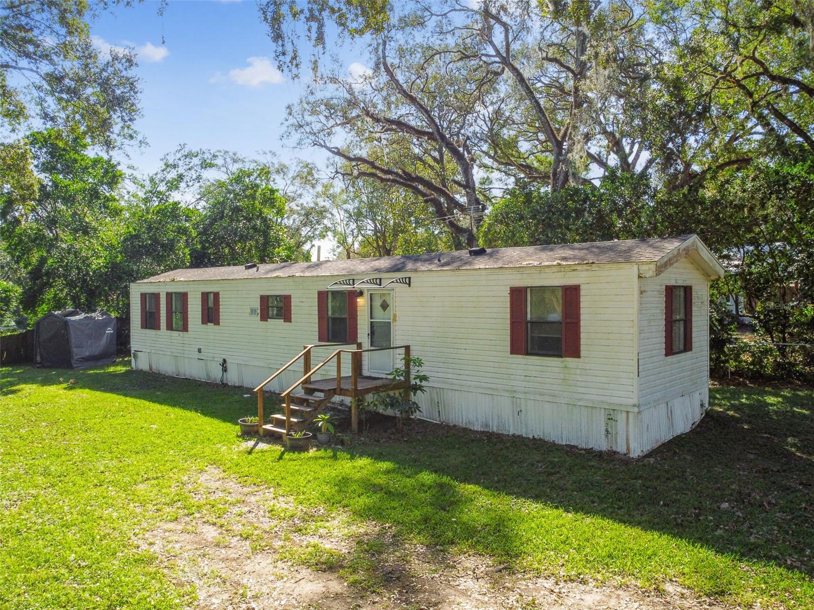 Listing photo id 58 for 18424 Lawrence Road