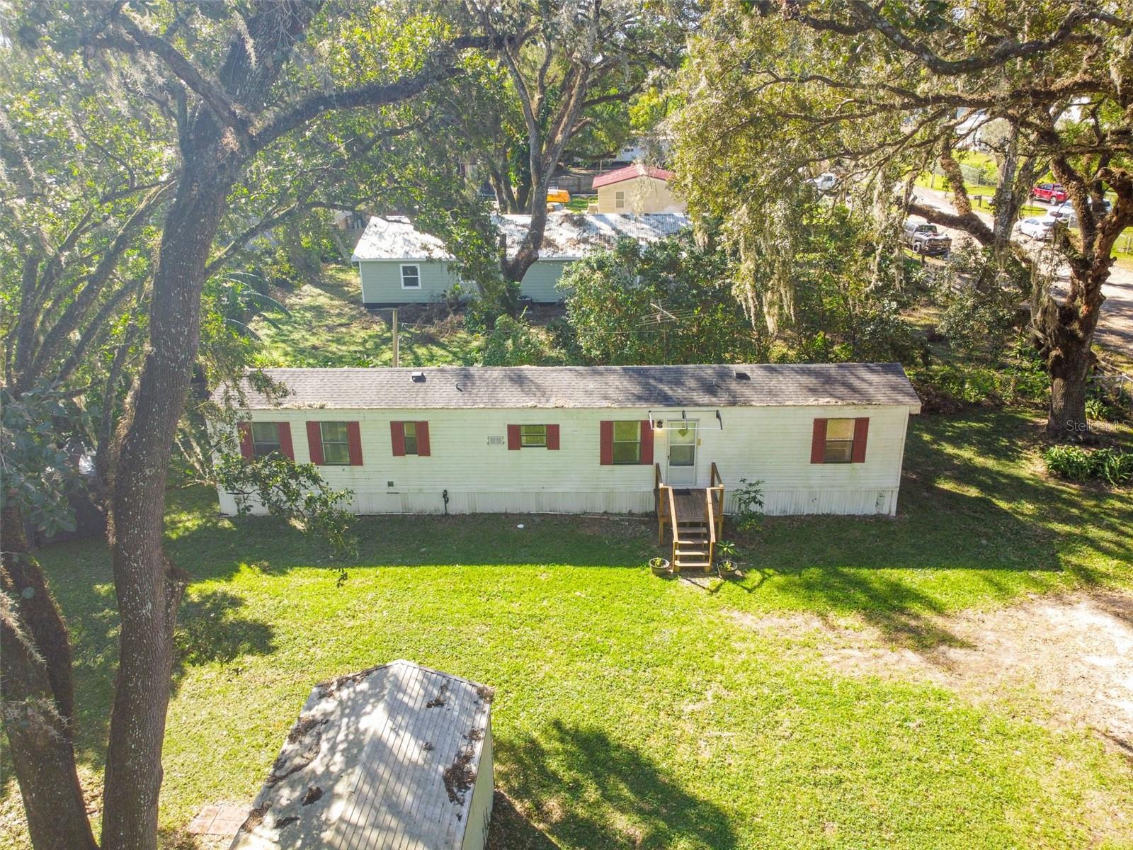 Listing photo id 70 for 18424 Lawrence Road