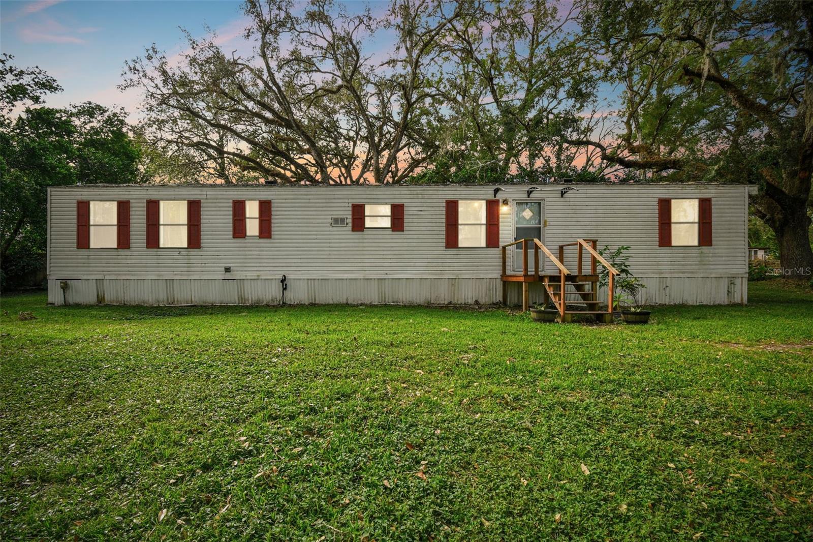 Listing photo id 71 for 18424 Lawrence Road