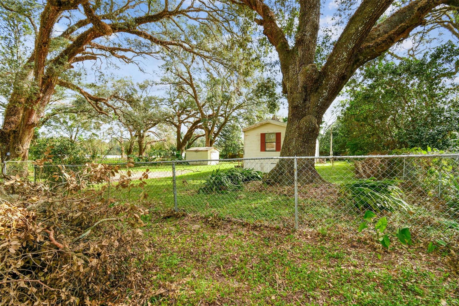 Listing photo id 7 for 18424 Lawrence Road