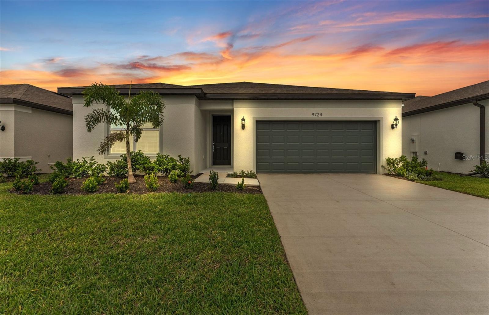 Listing photo id 14 for 9724 Redwood Heights Loop