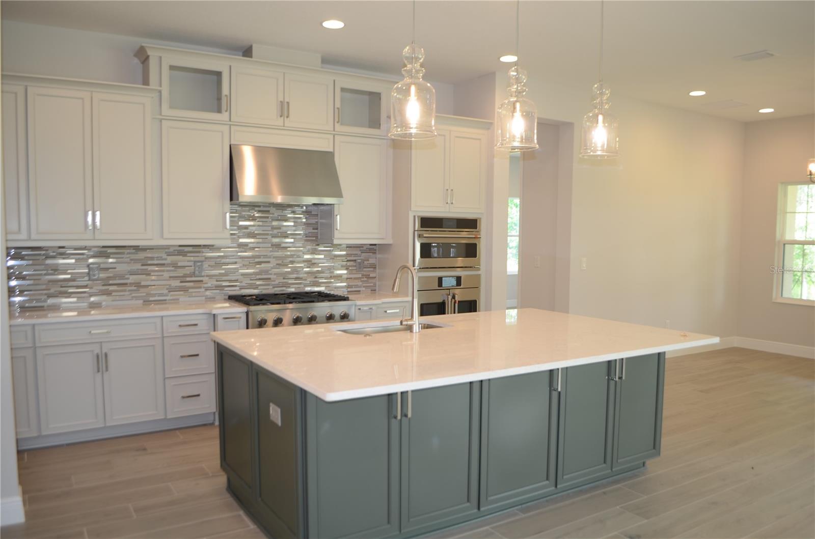 Listing photo id 2 for 35311 Big Hawk Drive