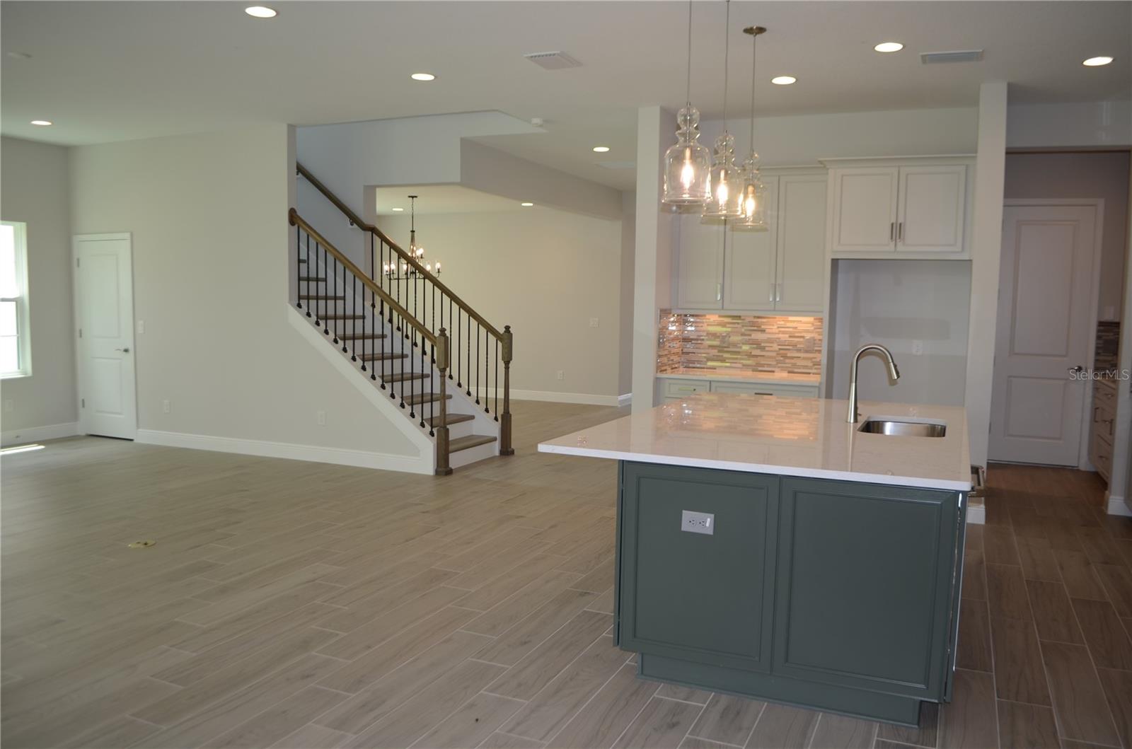 Listing photo id 4 for 35311 Big Hawk Drive