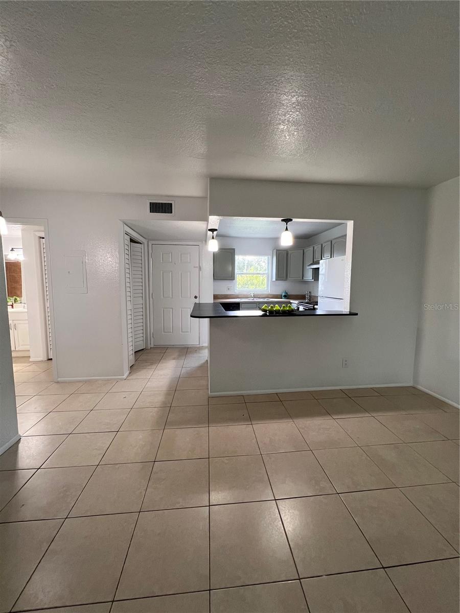 Image 12 of 30 For 2850 Somerset Park Drive 203