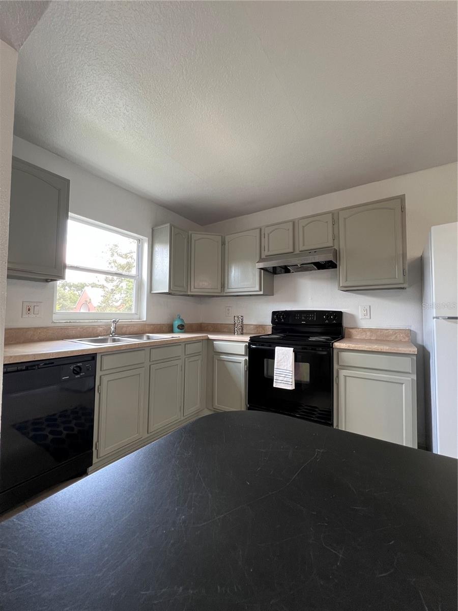 Image 5 of 30 For 2850 Somerset Park Drive 203