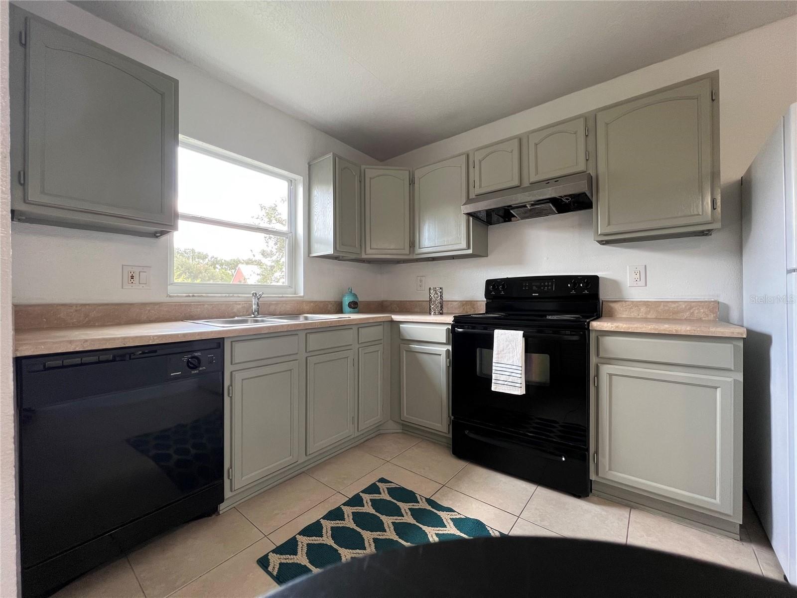 Image 6 of 30 For 2850 Somerset Park Drive 203