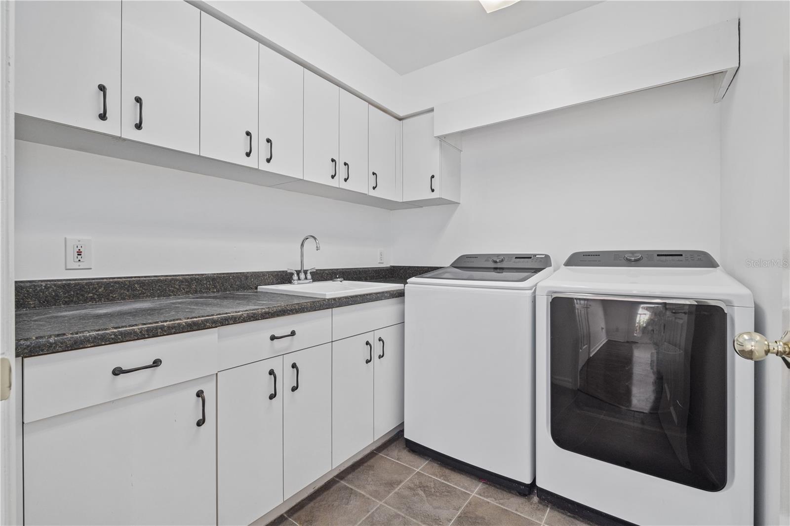 Image 13 of 43 For 2709 Bay Avenue