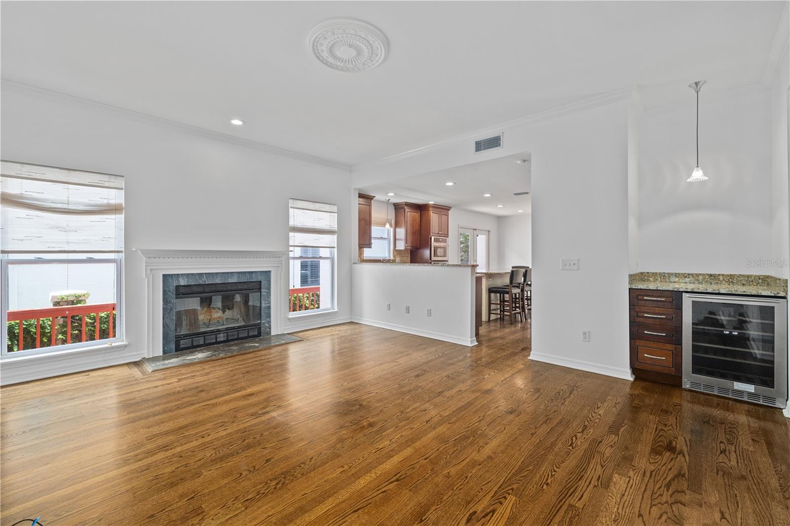 Image 9 of 43 For 2709 Bay Avenue