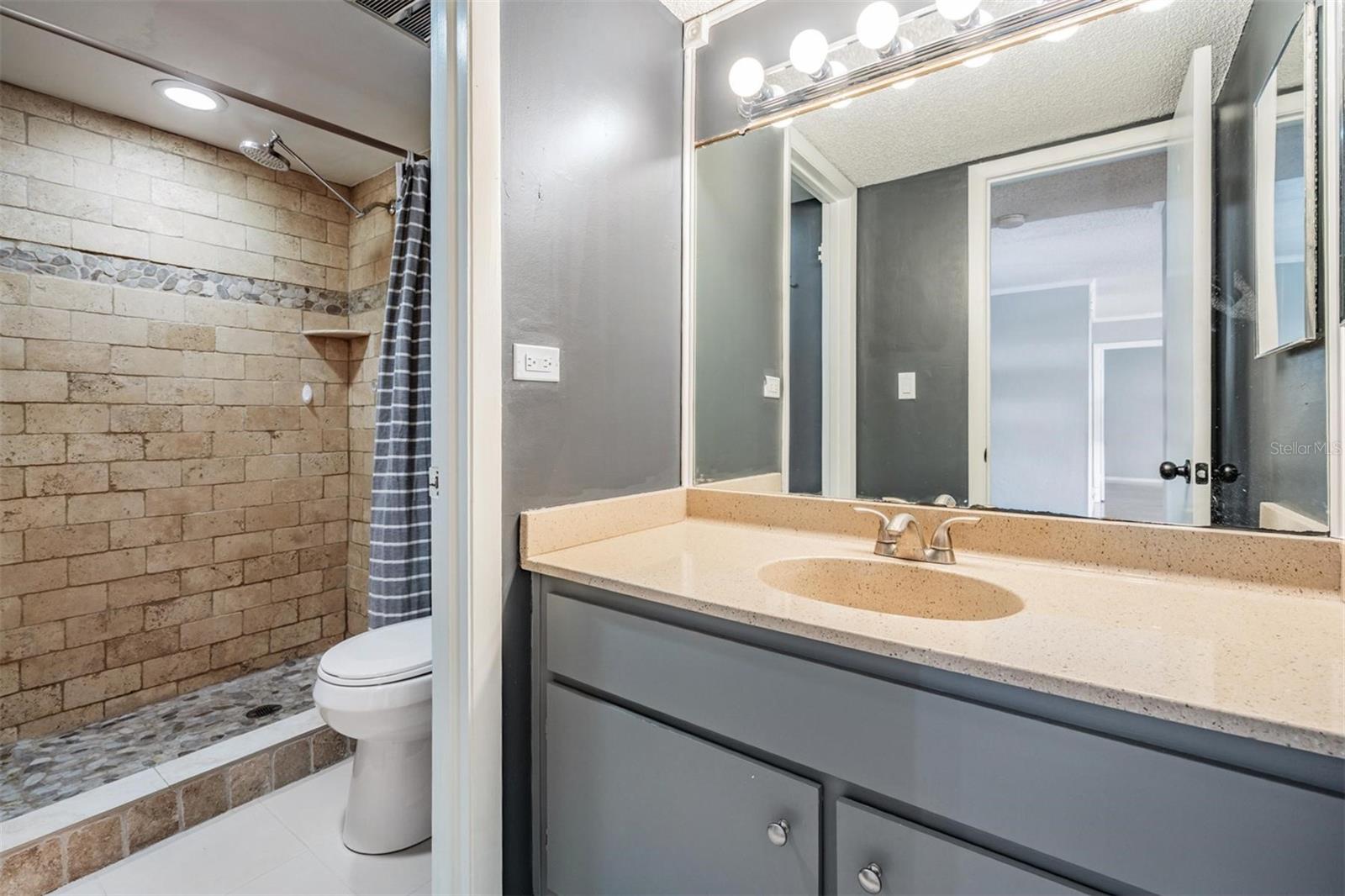Image 11 of 39 For 2901 26th Street W 301