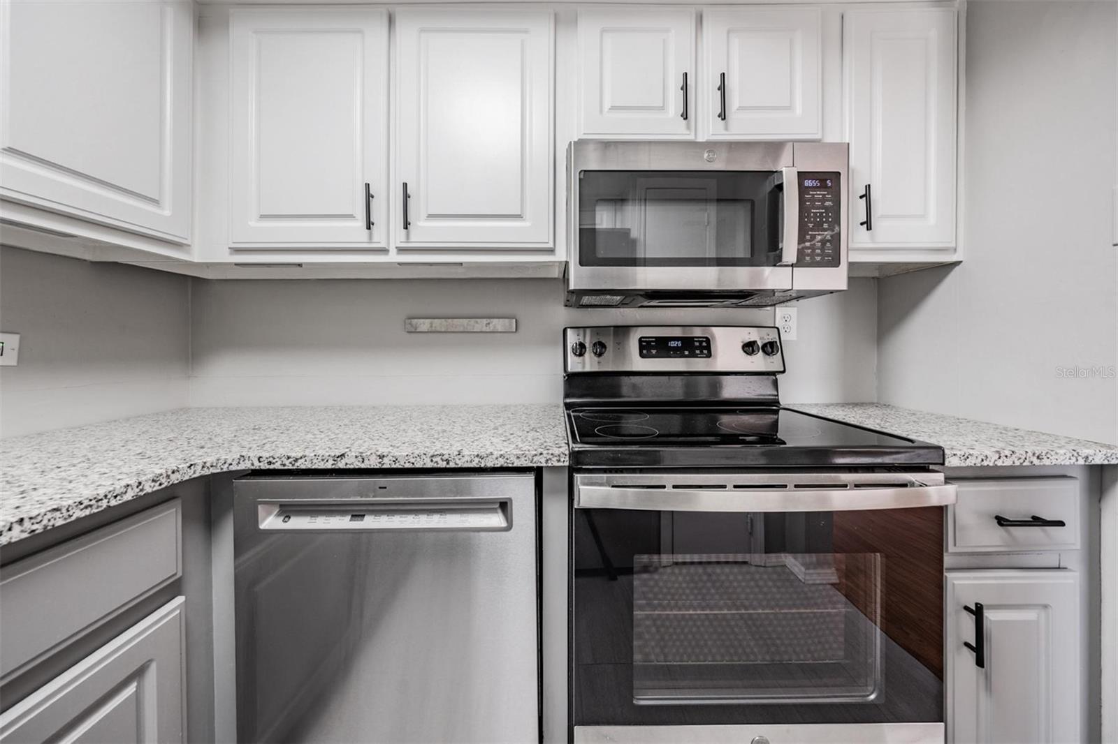 Image 17 of 39 For 2901 26th Street W 301