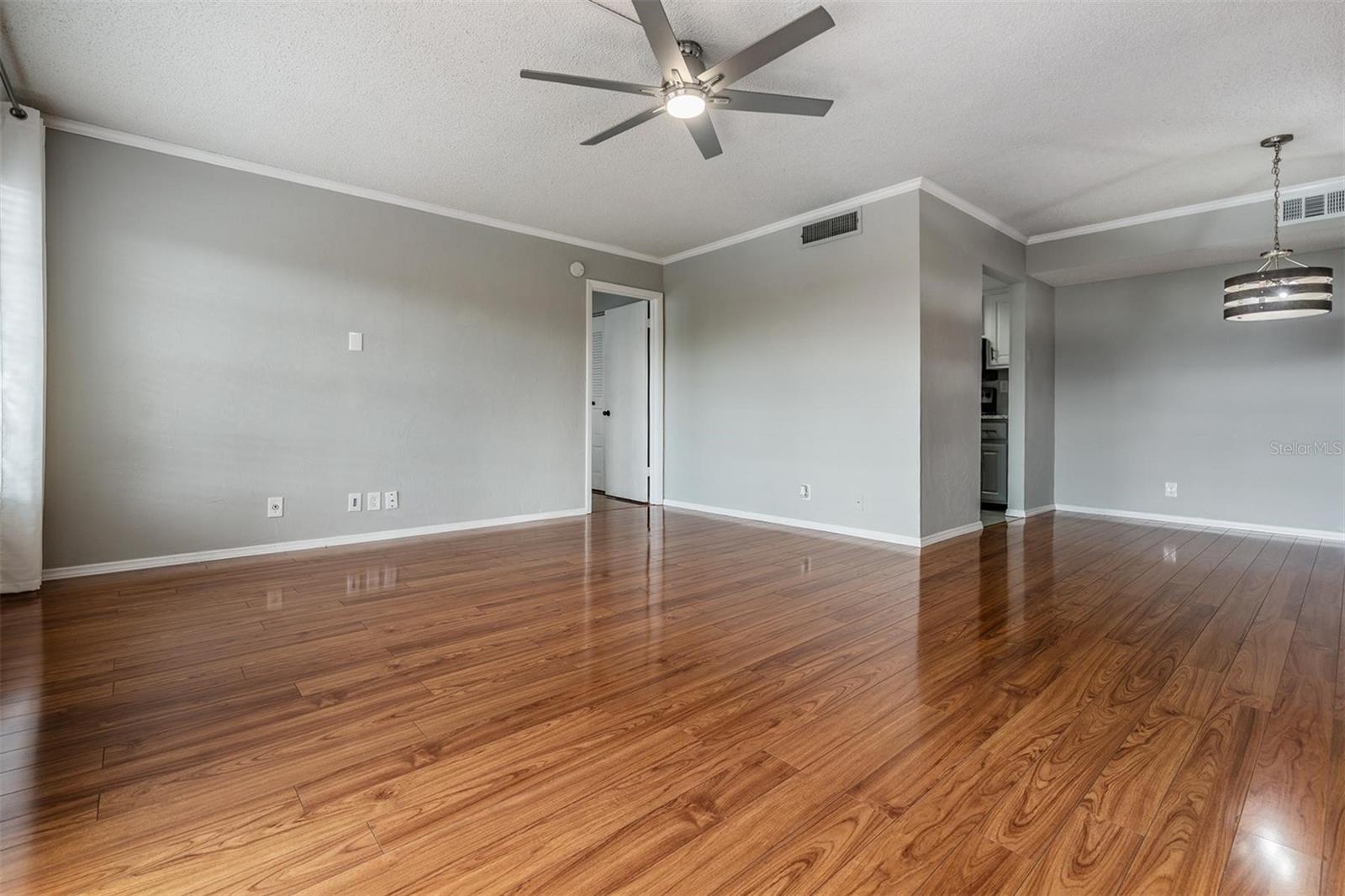 Image 23 of 39 For 2901 26th Street W 301