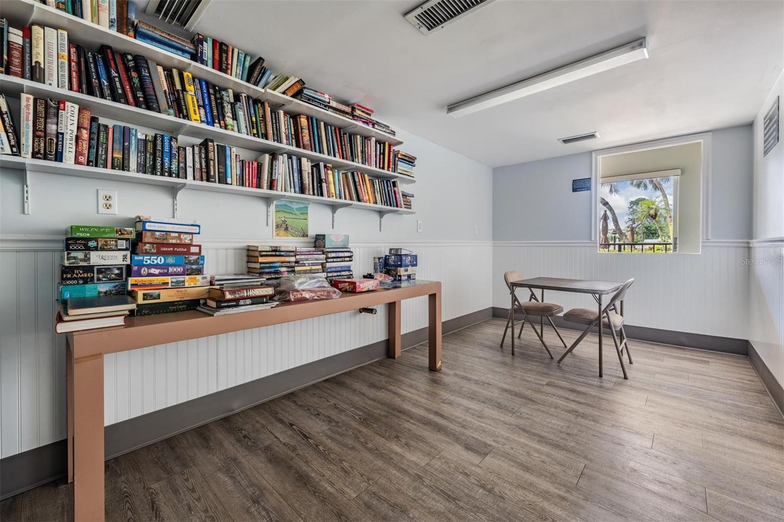 Image 31 of 39 For 2901 26th Street W 301