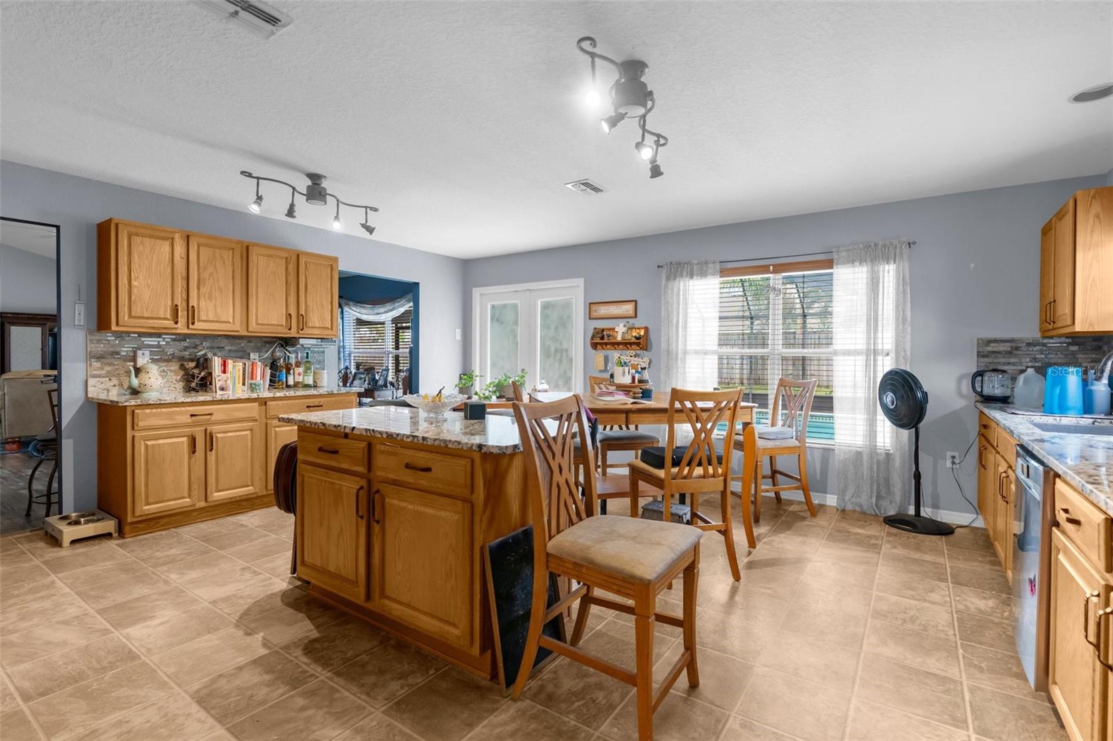 Image 7 of 40 For 10457 Cranston Street