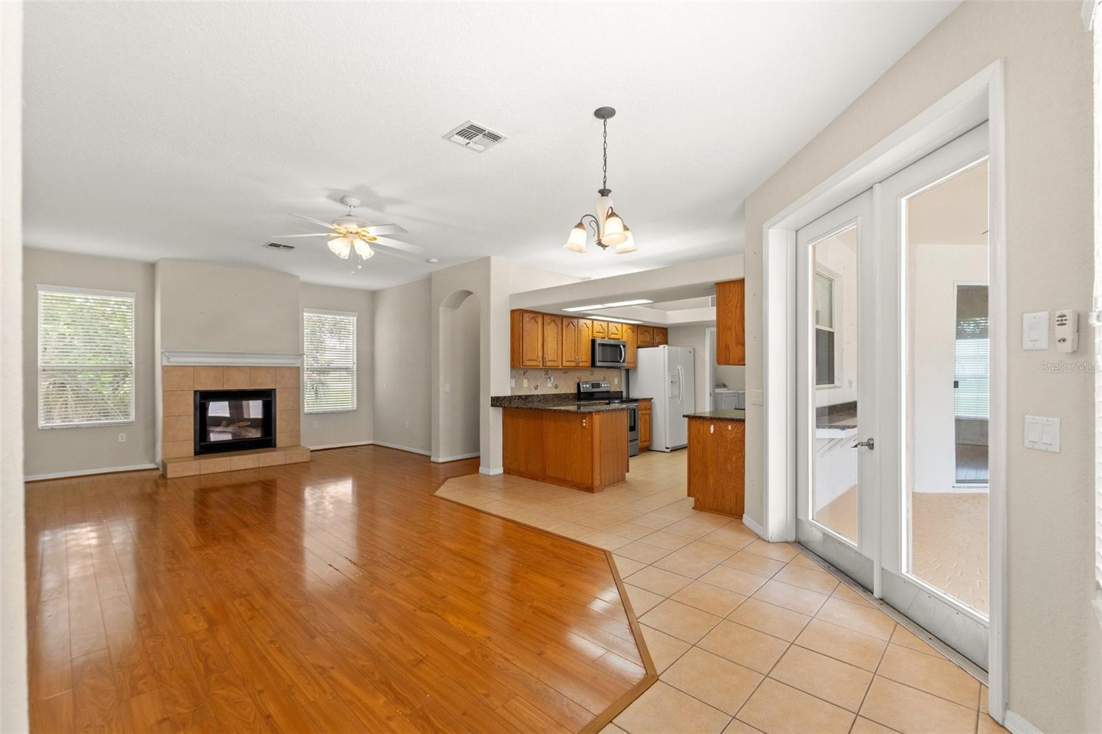 Image 19 of 62 For 4619 Bayridge Court