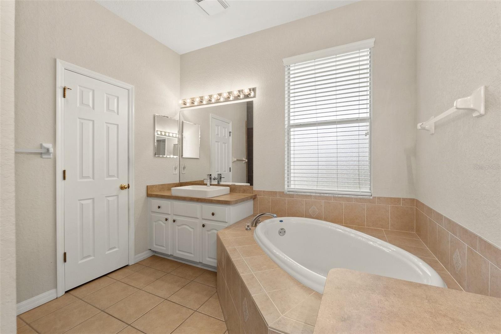 Image 29 of 62 For 4619 Bayridge Court