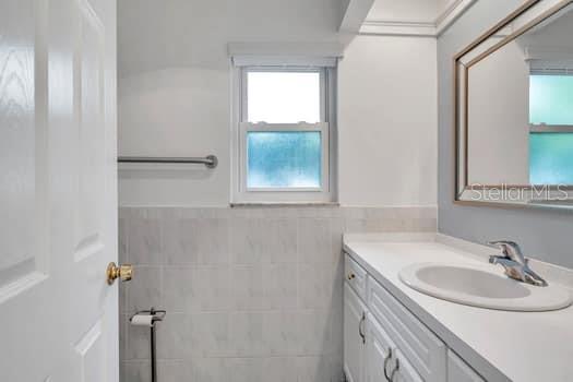 Image 20 of 58 For 2654 Augusta Drive N