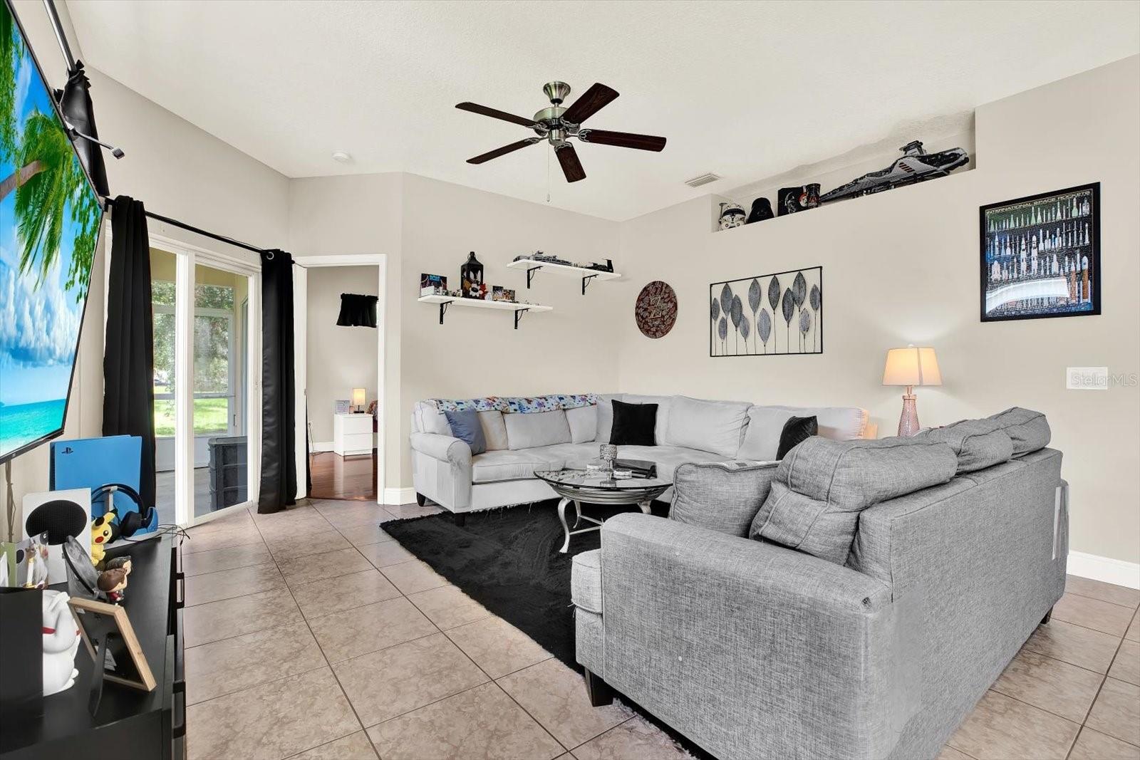 Image 4 of 26 For 406 Laguna Mill Drive