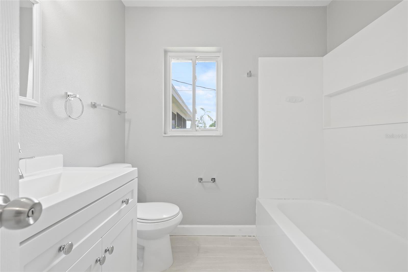 Image 26 of 38 For 6012 Flora Terrace