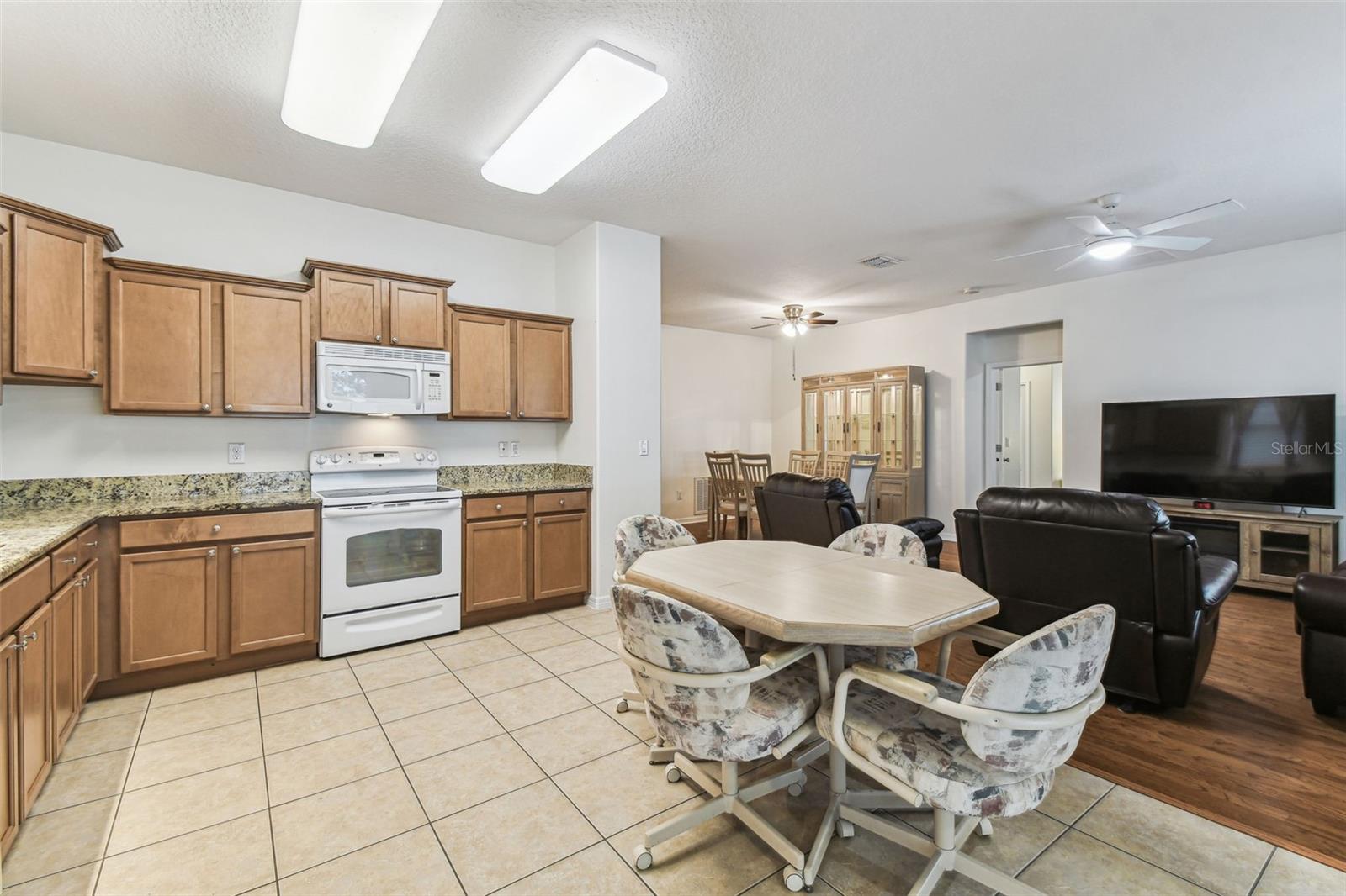 Image 15 of 62 For 518 Winthrop Drive