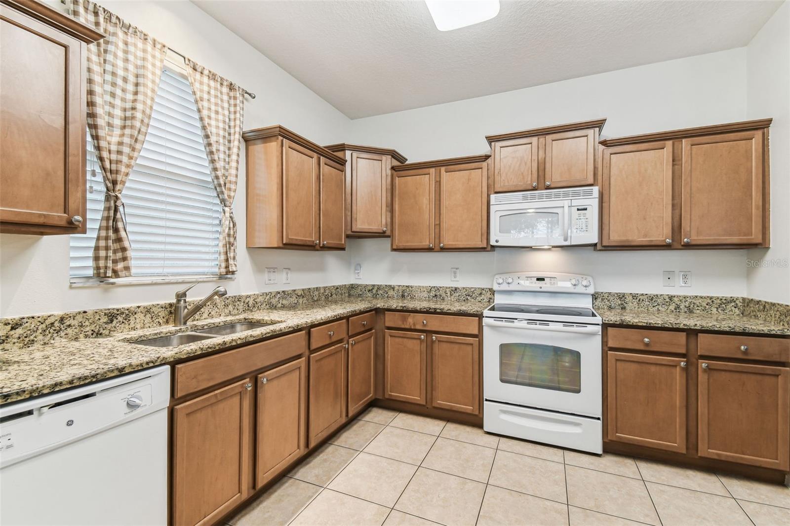 Image 16 of 62 For 518 Winthrop Drive