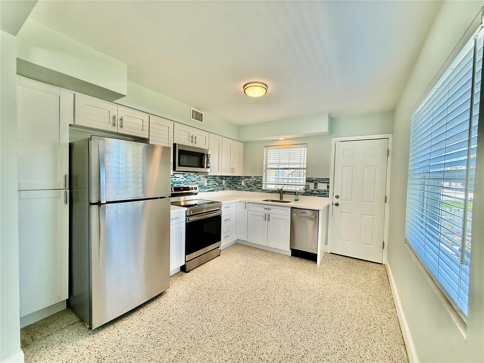 Image 5 of 31 For 104 15th Avenue