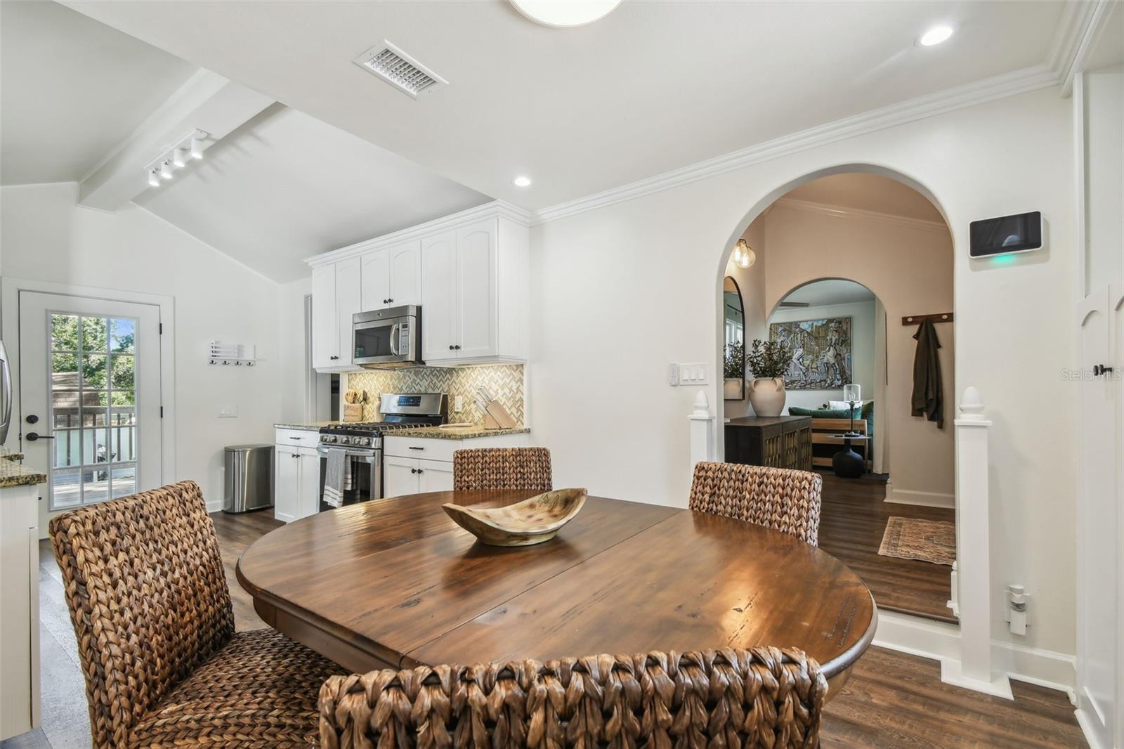 Image 11 of 39 For 1208 Crenshaw Street