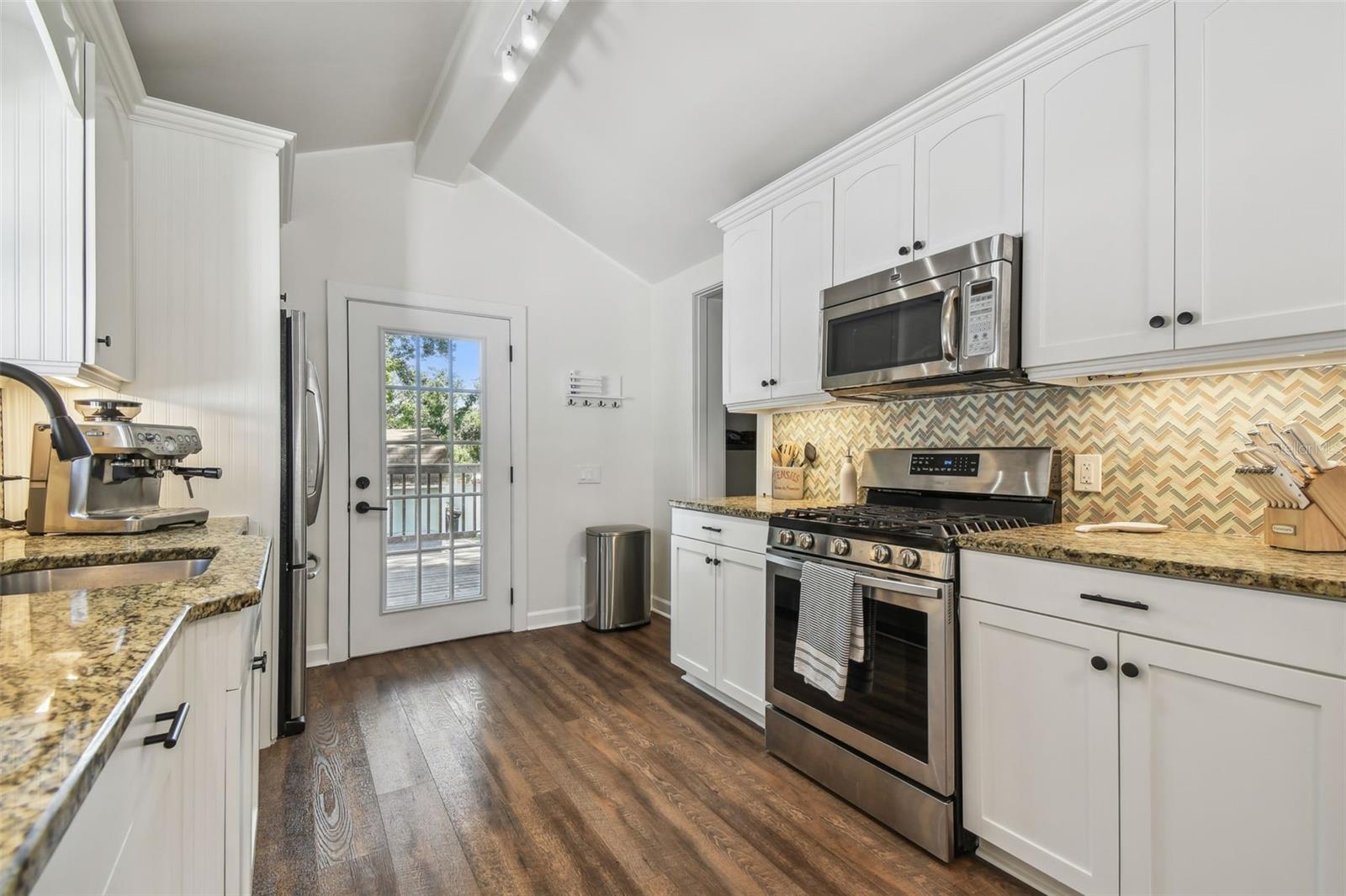Image 14 of 39 For 1208 Crenshaw Street