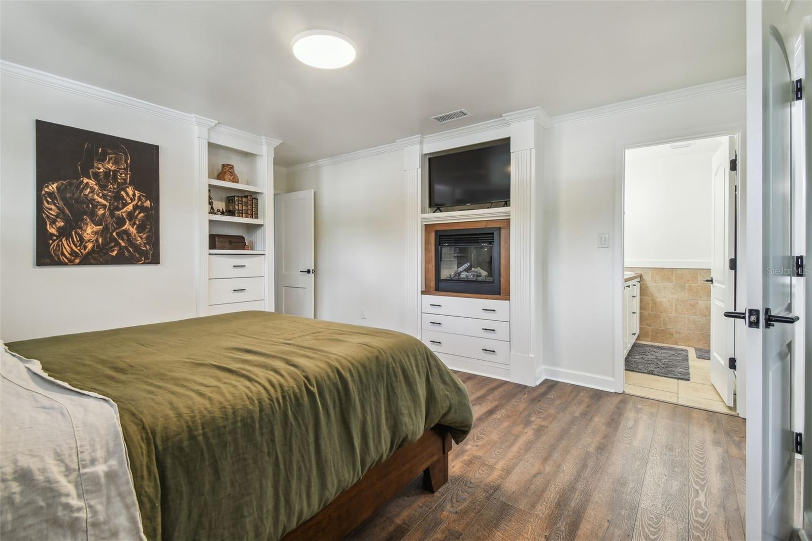 Image 18 of 39 For 1208 Crenshaw Street