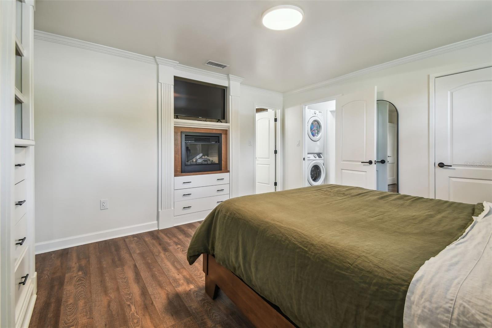 Image 20 of 39 For 1208 Crenshaw Street
