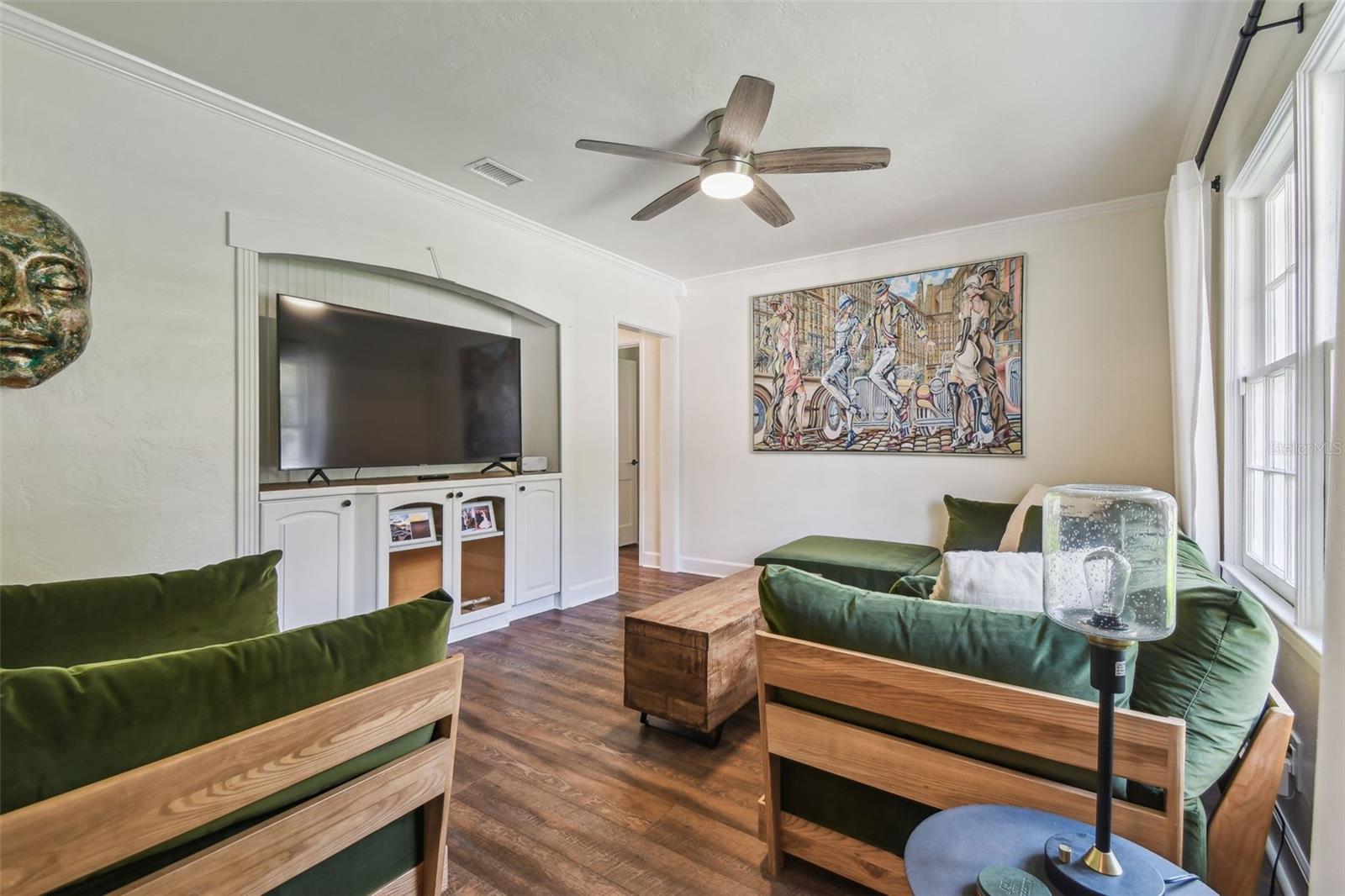 Image 9 of 39 For 1208 Crenshaw Street
