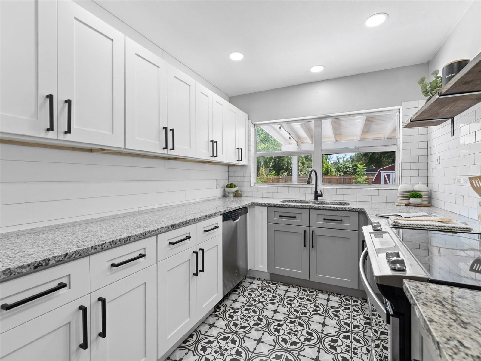 Image 12 of 35 For 5514 7th Avenue N